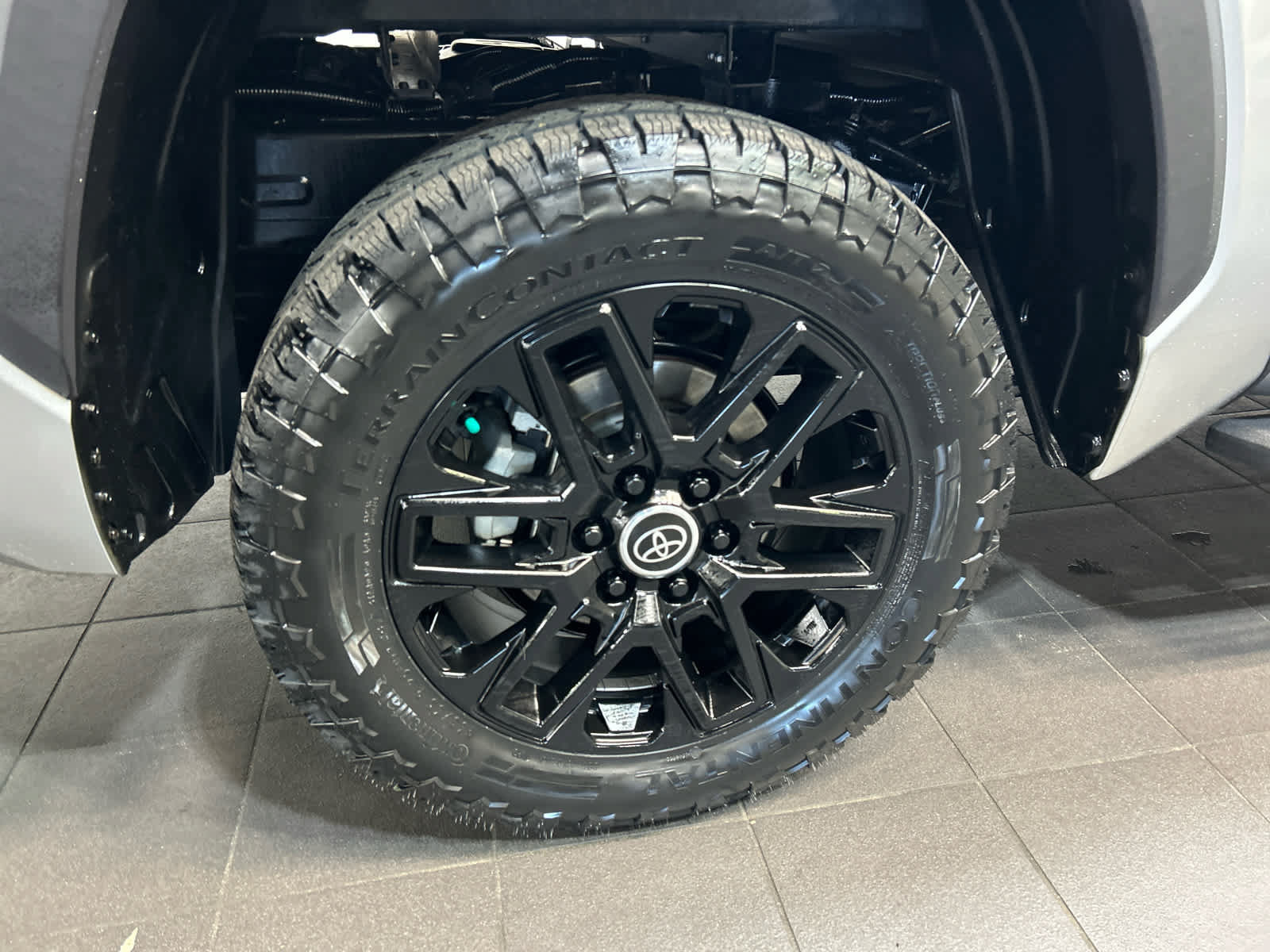 Used 2024 Toyota Tundra Limited AWD/4WD image 9
