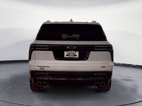 Used 2024 Chevrolet Traverse RS image 5