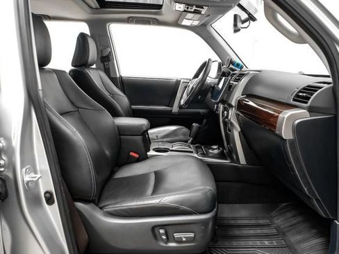 Used 2019 Toyota 4Runner Limited AWD/4WD image 33