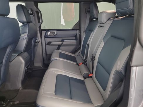 Used 2024 Ford Bronco Outer Banks AWD/4WD image 13