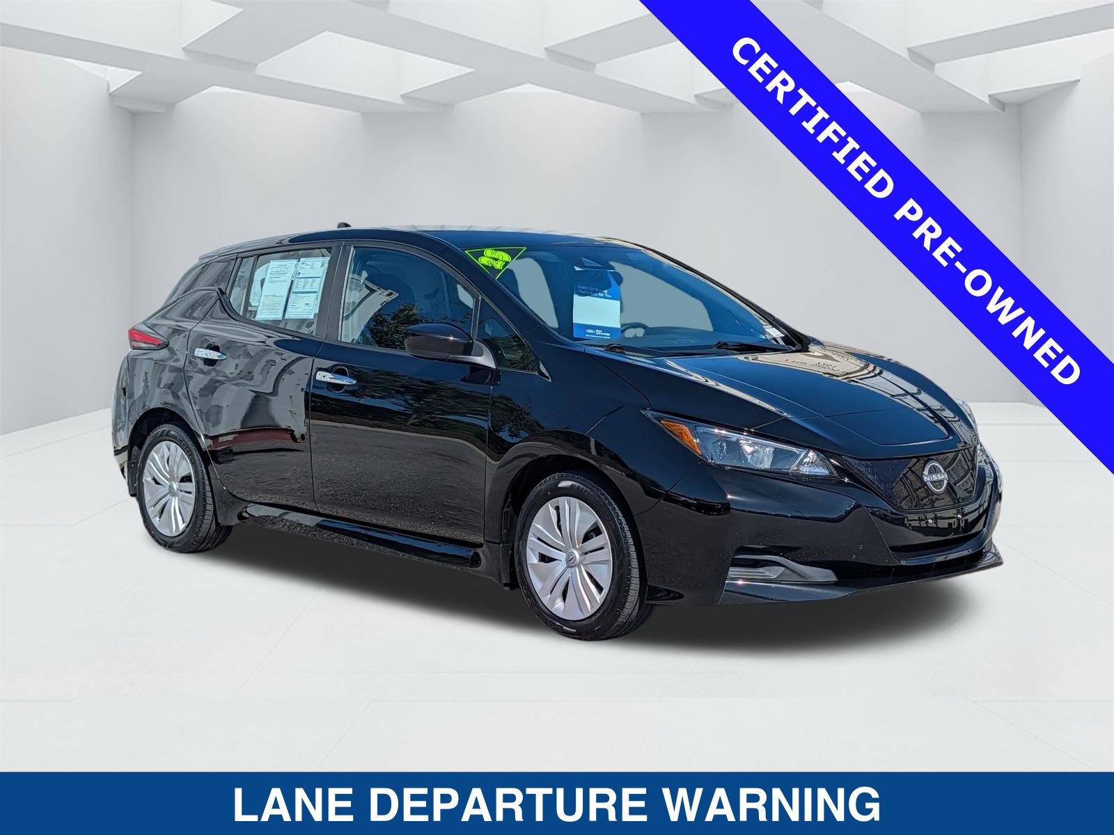 Used 2025 Nissan Leaf S FWD image 3