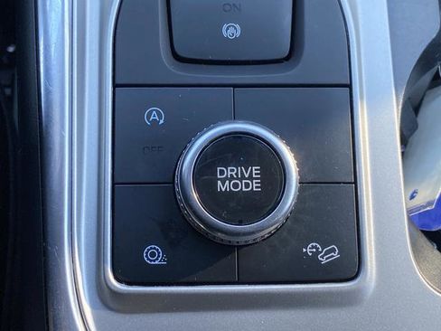 Used 2020 Ford Explorer XLT w/ Equipment Group 202A image 22