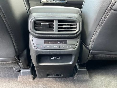Used 2023 Honda Pilot Touring image 31