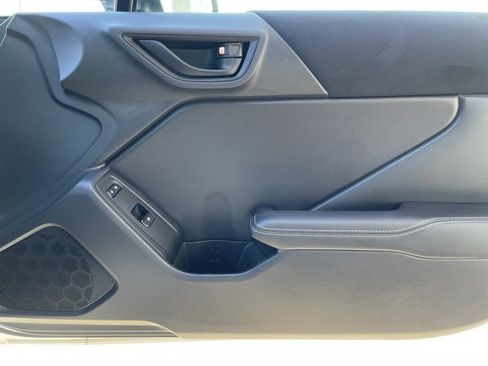 Used 2025 Toyota GR86 Premium w/ Performance Package image 23