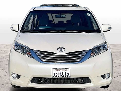 Used 2016 Toyota Sienna Limited FWD image 3