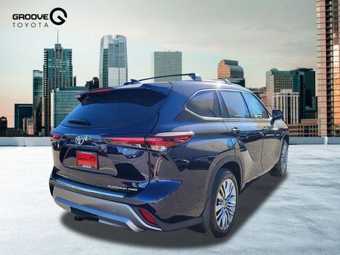 New 2026 Toyota Highlander Platinum image 5