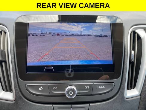 Used 2025 Chevrolet Malibu LT FWD image 8