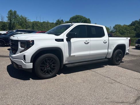 Used 2025 GMC Sierra 1500 Elevation w/ Preferred Package AWD/4WD image 3