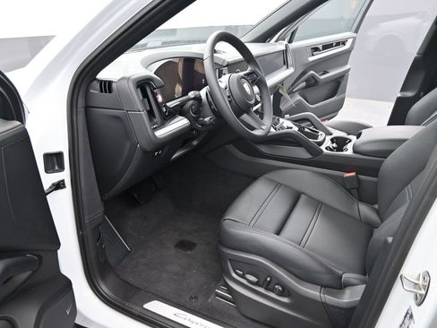 New 2026 Porsche Cayenne Coupe image 5