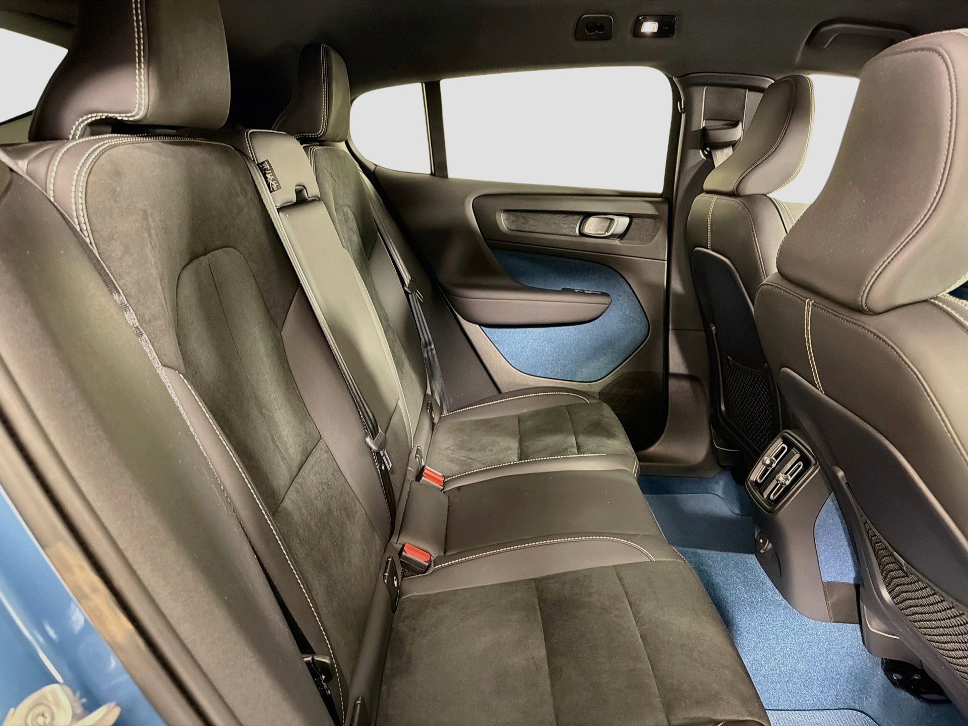 Certified 2023 Volvo C40 P8 Recharge Plus AWD/4WD image 29
