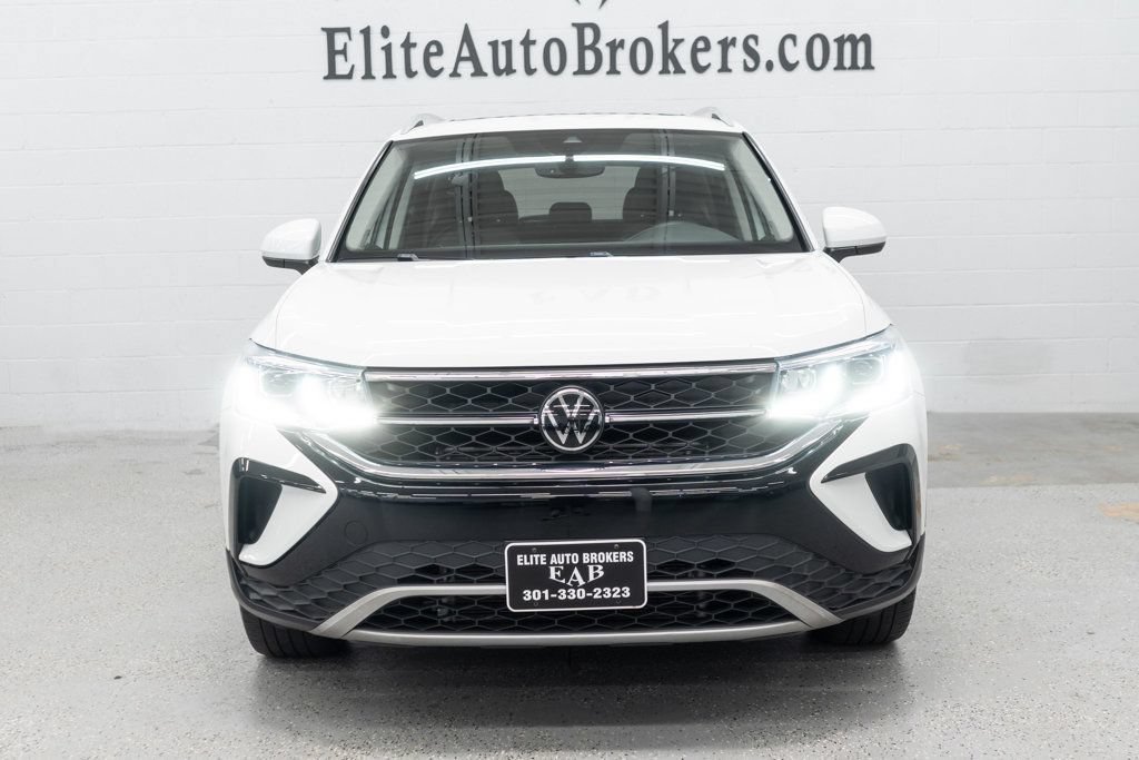 Used 2023 Volkswagen Taos SEL AWD/4WD image 3