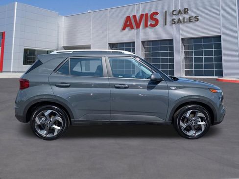Used 2025 Hyundai Venue SEL FWD image 5