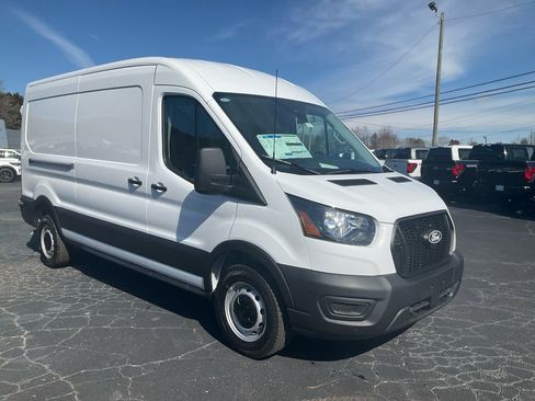 New 2026 Ford Transit 250 148 Medium Roof RWD image 3