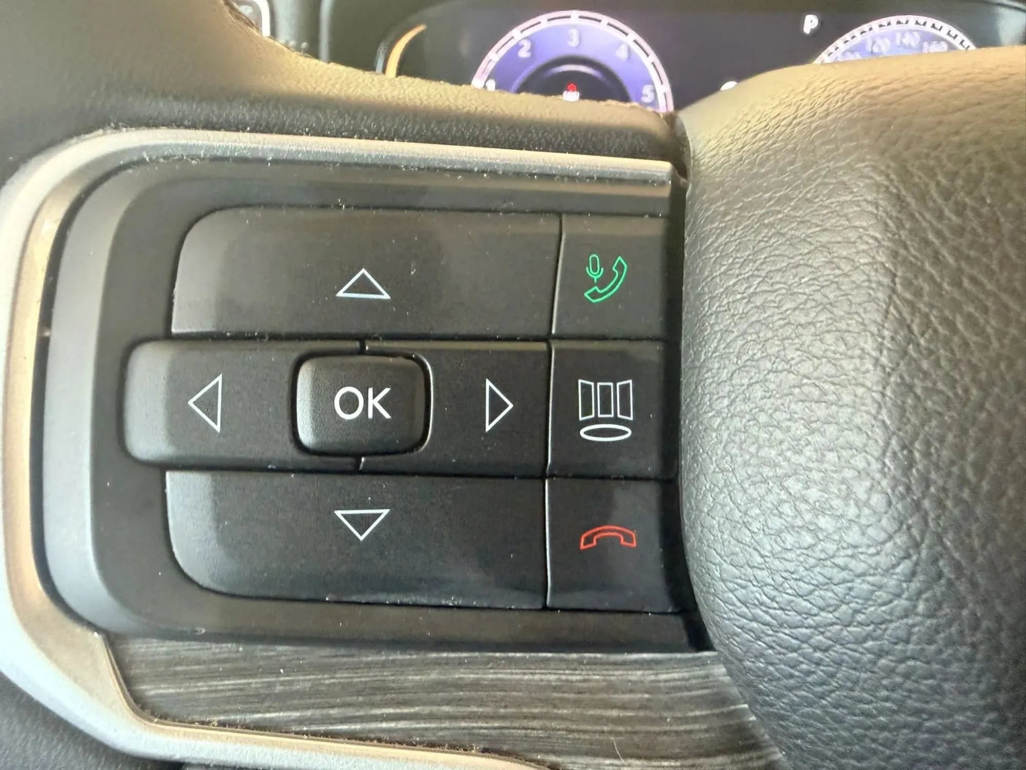 Used 2024 Jeep Wagoneer L Series II RWD image 22