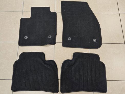 Used 2021 Cadillac XT4 Premium Luxury w/ Cold Weather Package image 43