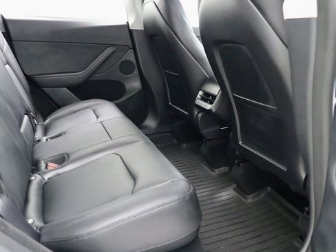 Used 2024 Tesla Model Y Long Range image 27
