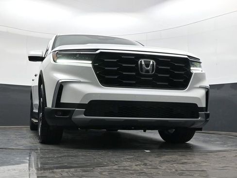 Used 2025 Honda Pilot Elite image 28