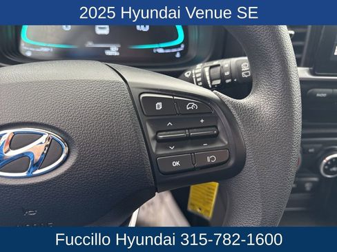 Certified 2025 Hyundai Venue SE image 17