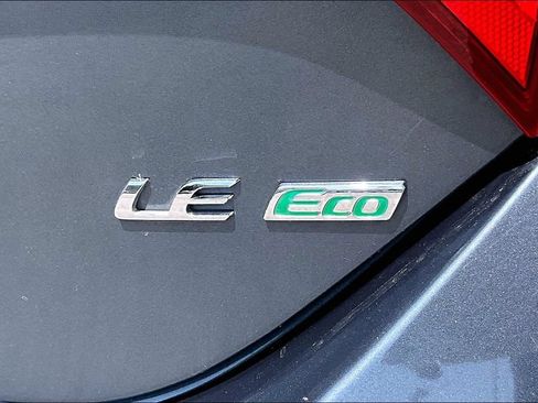 Used 2014 Toyota Corolla LE FWD image 24