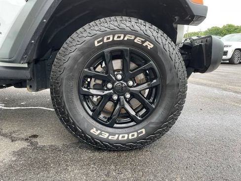 Used 2023 Jeep Gladiator Sport AWD/4WD image 34