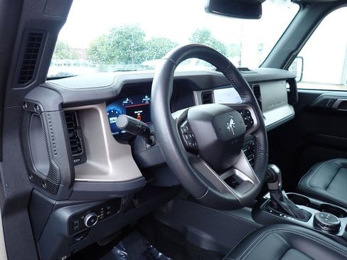 Used 2025 Ford Bronco Outer Banks AWD/4WD image 14
