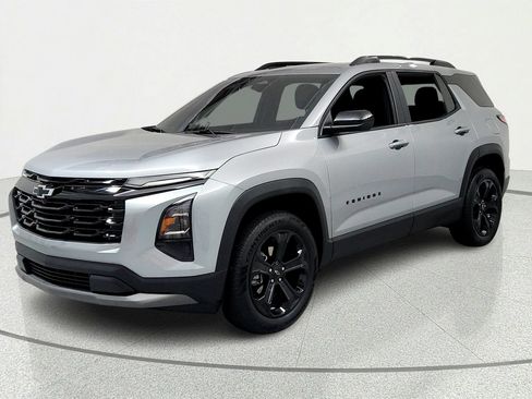 Used 2026 Chevrolet Equinox LT w/ Convenience Package II FWD image 1