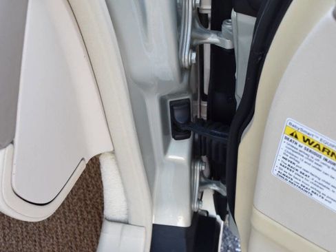 Used 2005 Mercedes-Benz SL 500 image 44