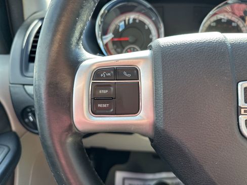 Used 2015 Dodge Grand Caravan American Value Package w/ UConnect Hands-Free Group FWD image 51