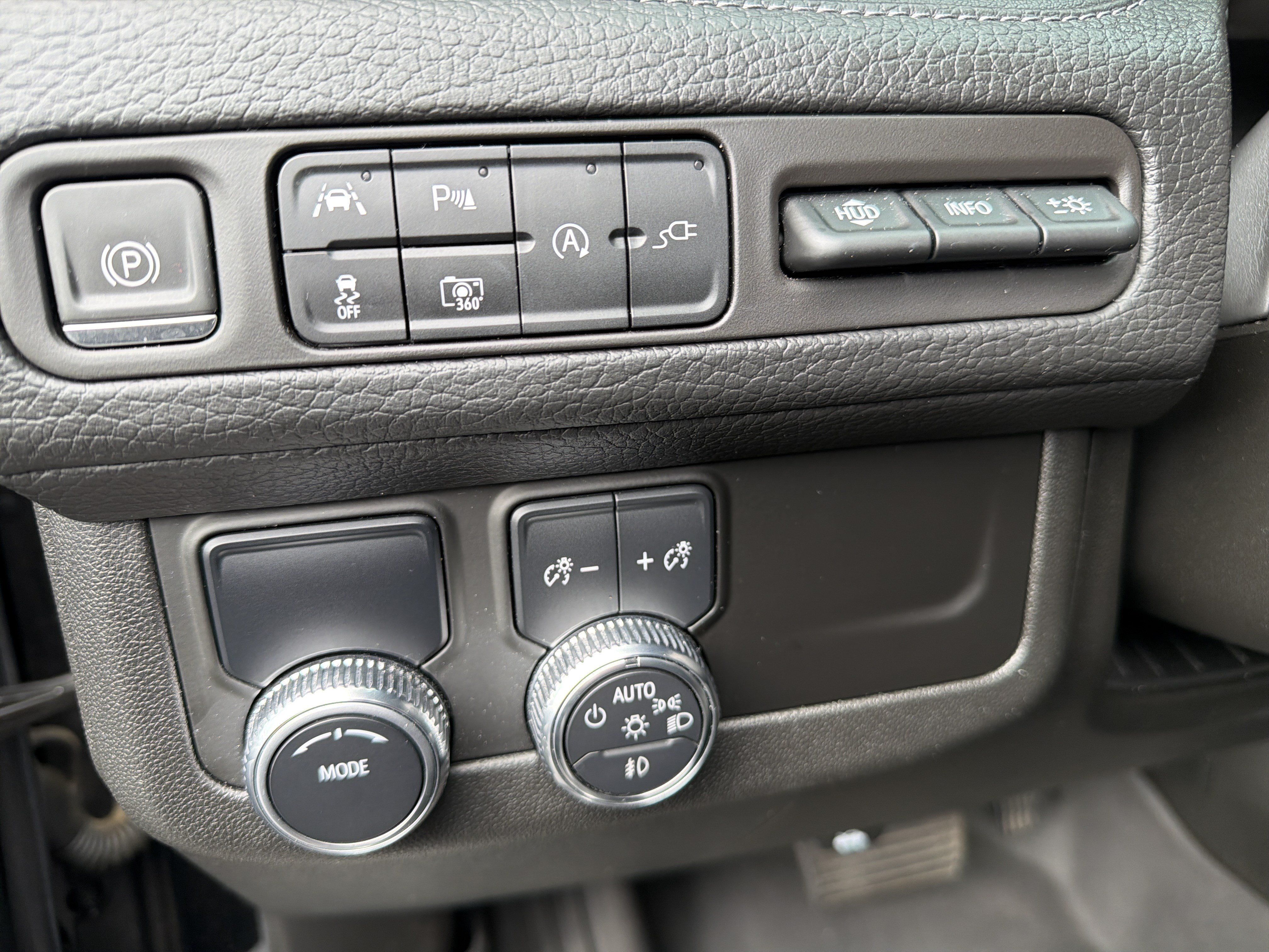 Used 2022 GMC Yukon Denali RWD image 15