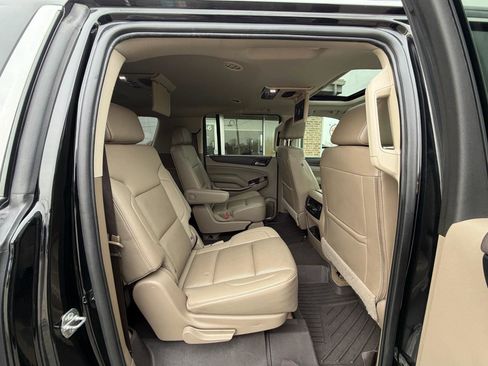 Used 2019 GMC Yukon XL SLT w/ Premium Edition image 30