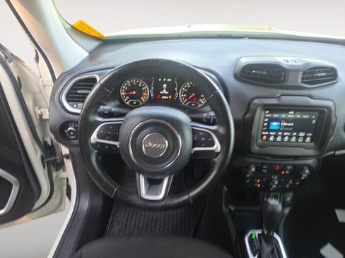Used 2018 Jeep Renegade Latitude w/ Advanced Technology Group FWD image 10