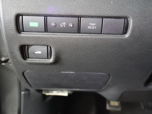 Used 2024 Nissan Sentra S FWD image 30