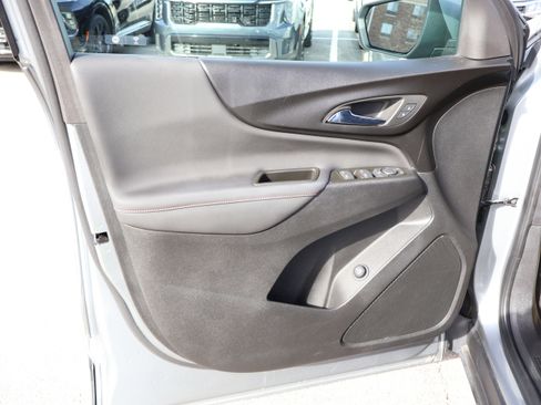 Used 2023 Chevrolet Equinox RS image 23