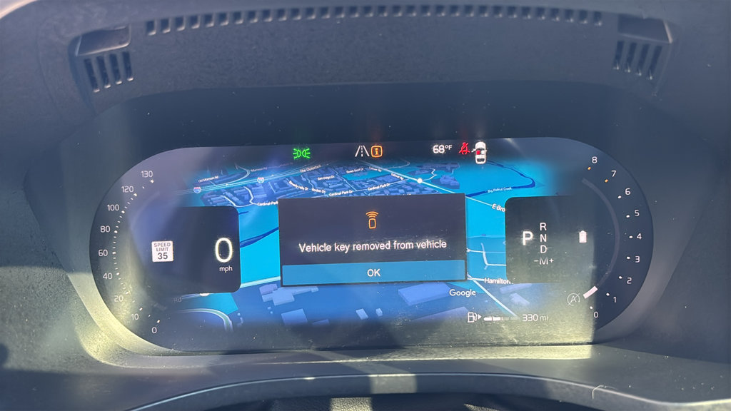 Certified 2025 Volvo XC60 B5 Plus w/ Climate Package AWD/4WD image 17