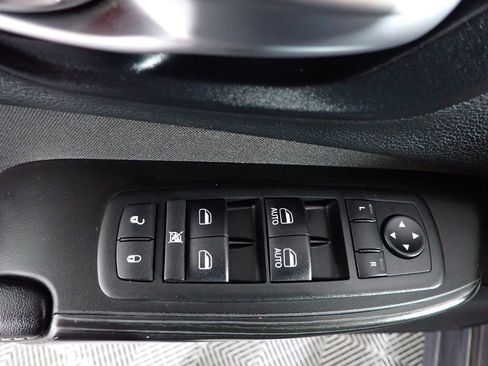 Used 2014 Jeep Cherokee Latitude w/ Cold Weather Group image 19