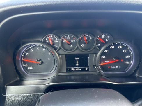 Used 2020 Chevrolet Silverado 1500 Custom w/ Custom Value Package image 10