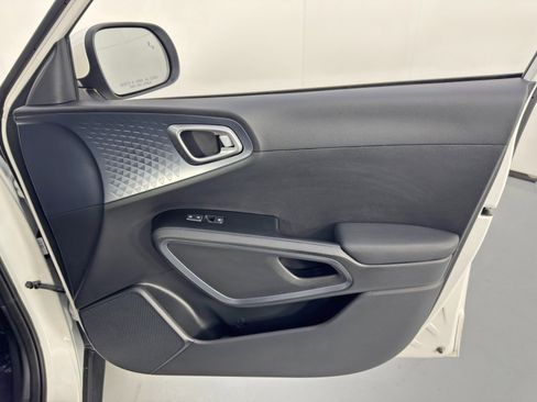 Used 2024 Kia Soul EX image 43