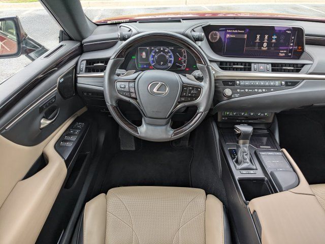 Used 2021 Lexus ES 300h Ultra Luxury w/ Accessory Package 2 FWD image 16
