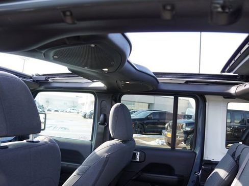 Certified 2025 Jeep Wrangler Unlimited Sahara w/ Safety Group image 20