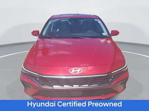 Certified 2025 Hyundai Elantra Limited FWD image 2