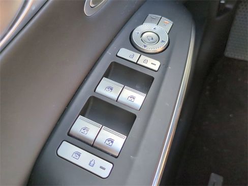 Certified 2025 Genesis GV70 3.5T Sport w/ Sport Advanced Package image 23