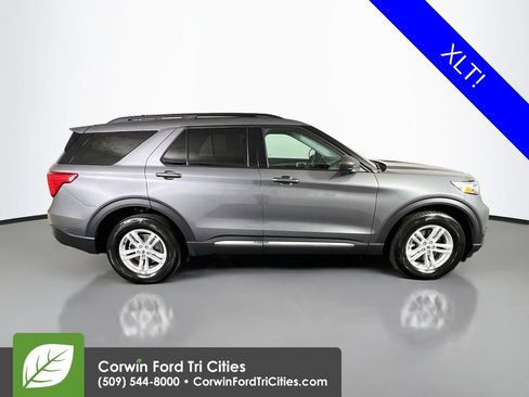 Used 2024 Ford Explorer XLT AWD/4WD image 19