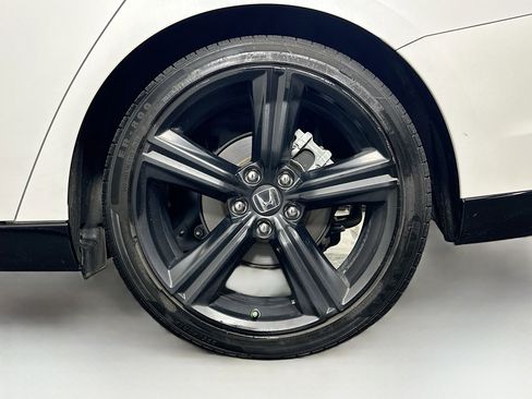 Used 2023 Honda Accord Sport image 11