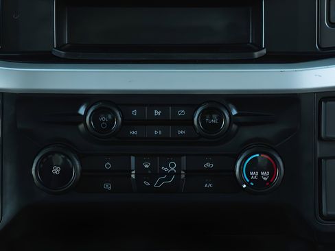 Used 2024 Ford F250 XLT w/ FX4 Off-Road Package image 27