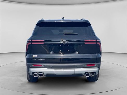 New 2026 Chevrolet Traverse LT w/ Enhanced Driving Package FWD image 6