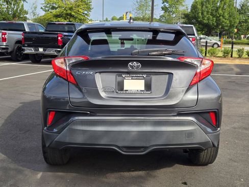 Used 2021 Toyota C-HR LE FWD image 10