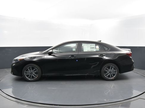 Used 2024 Kia Forte GT-Line w/ GT-Line Premium Package image 7