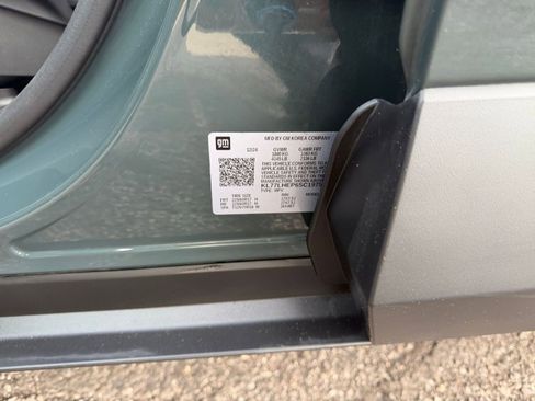 Used 2025 Chevrolet Trax LT image 27