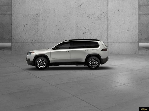 New 2026 Jeep Cherokee Laredo image 3