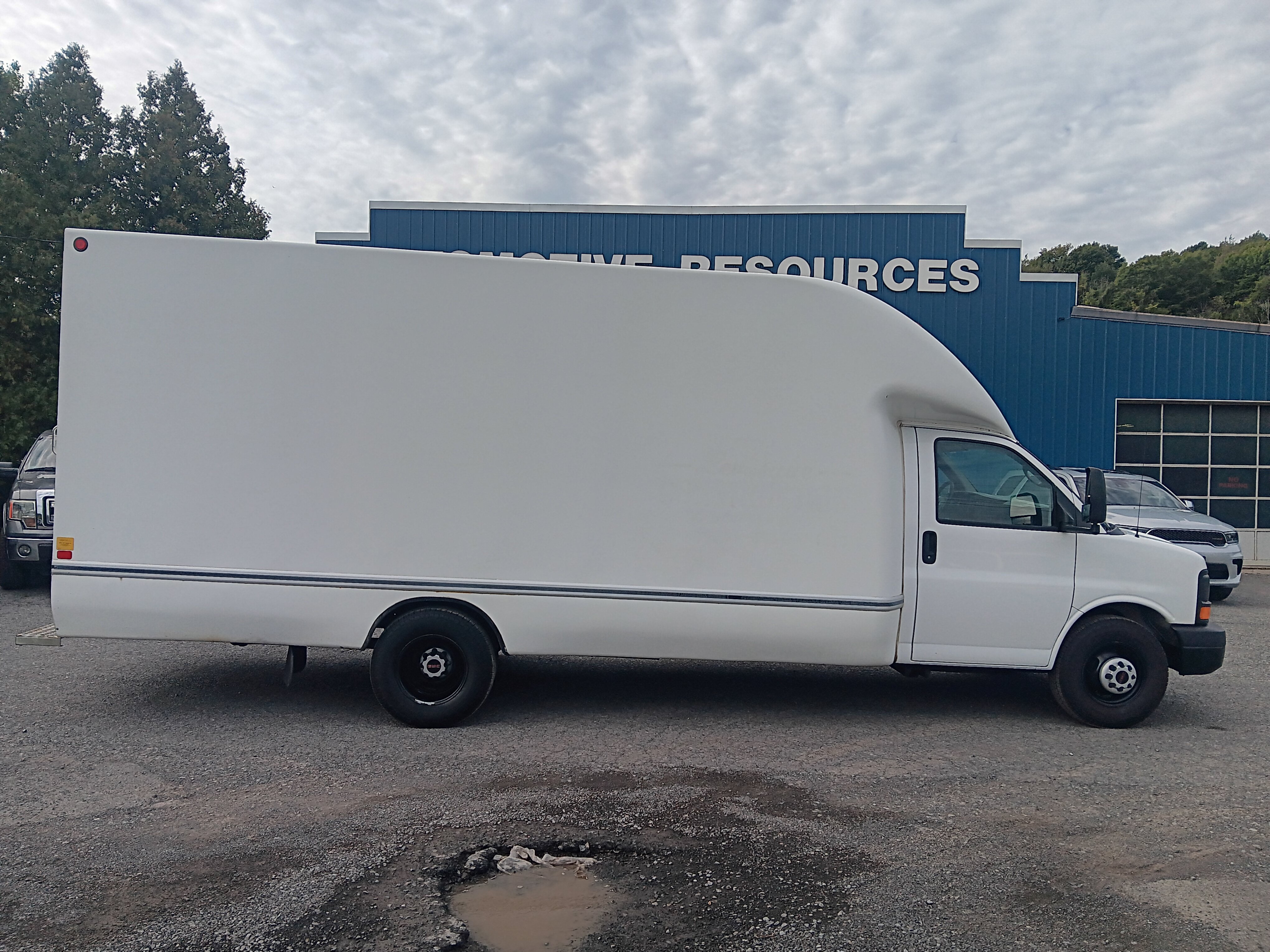 Used 2012 GMC Savana 3500 RWD image 6